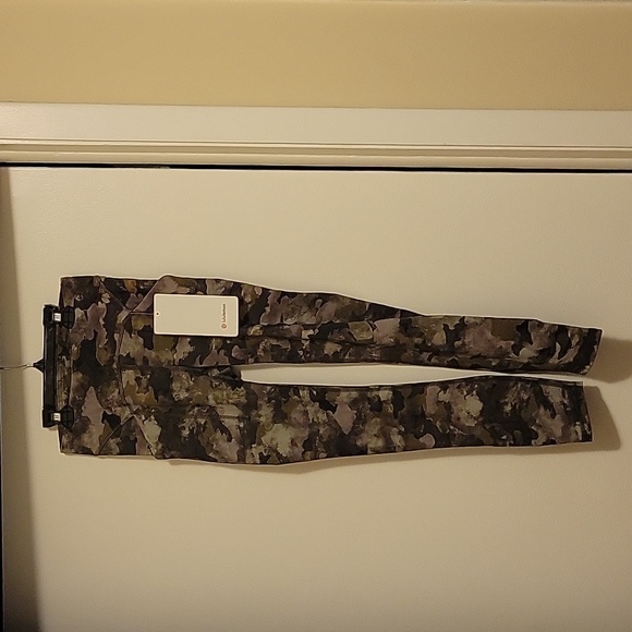 NWT: Lululemon Power Thru HR Tight 25" - Picture 1 of 10